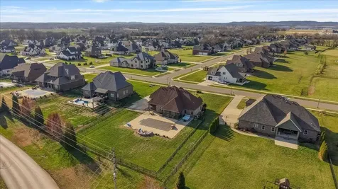 90 Pikes Peak Way Bowling Green KY 42104