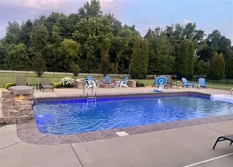 90 Pikes Peak Way Bowling Green KY 42104