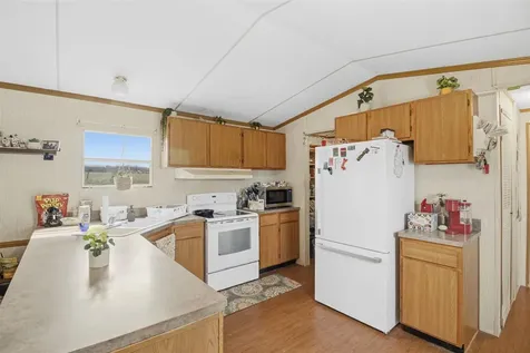 30 Sunshine Acres Drive Hardyville KY 42746