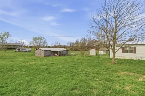 30 Sunshine Acres Drive Hardyville KY 42746