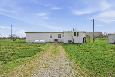 30 Sunshine Acres Drive Hardyville KY 42746