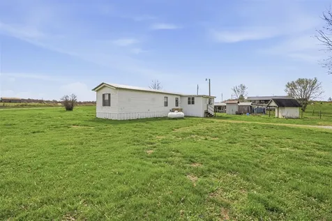 30 Sunshine Acres Drive Hardyville KY 42746
