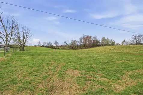 30 Sunshine Acres Drive Hardyville KY 42746