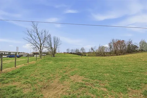 30 Sunshine Acres Drive Hardyville KY 42746