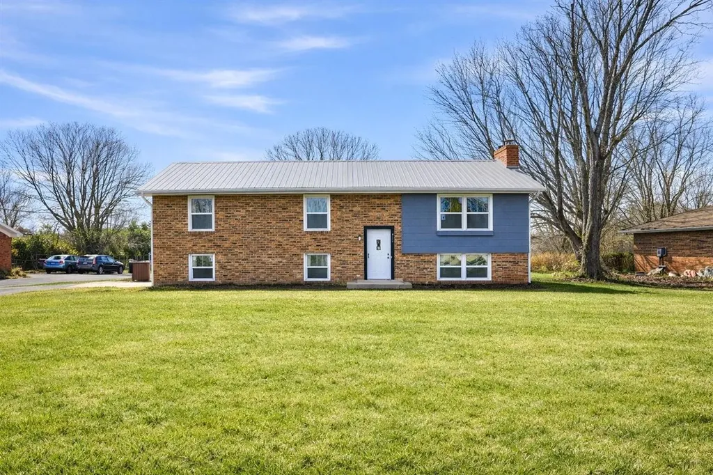 1718 Erin Way Bowling Green KY 42104