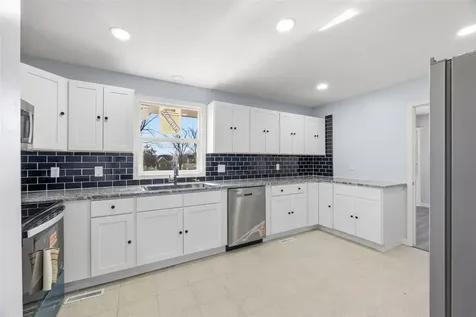 1718 Erin Way Bowling Green KY 42104
