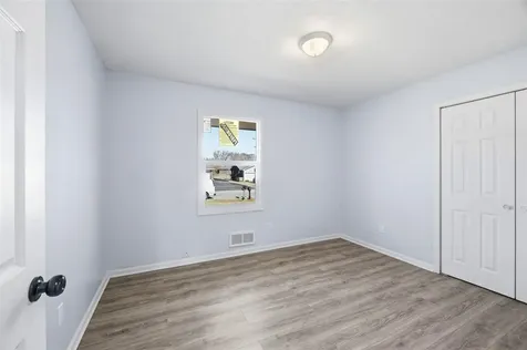 1718 Erin Way Bowling Green KY 42104