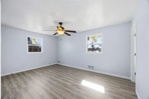 1718 Erin Way Bowling Green KY 42104