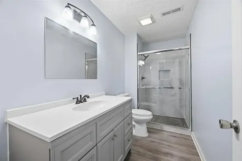 1718 Erin Way Bowling Green KY 42104