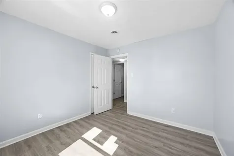 1718 Erin Way Bowling Green KY 42104