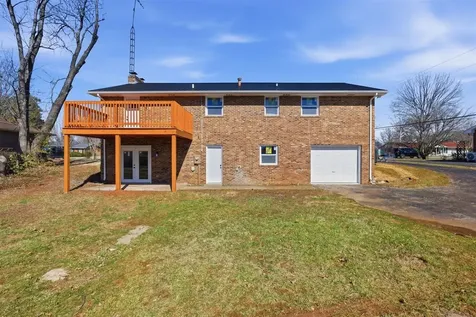 1718 Erin Way Bowling Green KY 42104