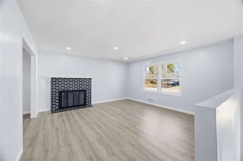 1718 Erin Way Bowling Green KY 42104