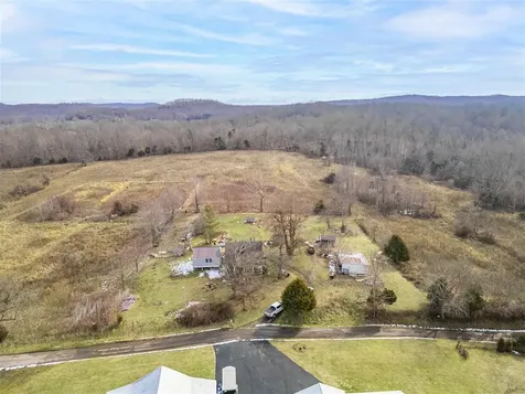 516 Belcher Lane Dunmor KY 42339