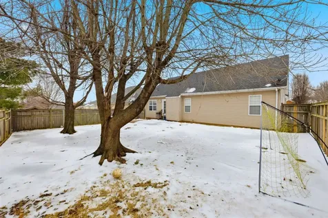 3447 Cave Springs Avenue Bowling Green KY 42104