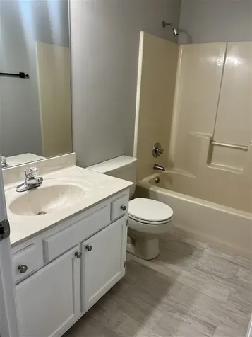 1635 Pleasant Way Bowling Green KY 42104