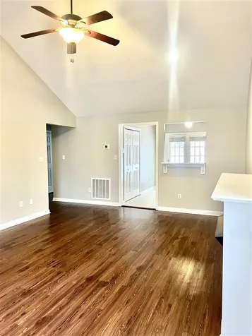 1635 Pleasant Way Bowling Green KY 42104