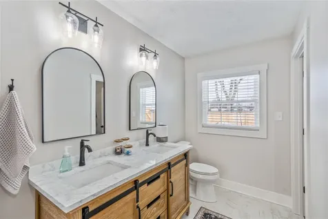 2425 Heather Drive Bowling Green KY 42104