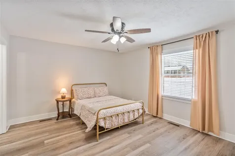 2425 Heather Drive Bowling Green KY 42104
