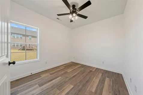 8758 Stuart Farm Avenue Bowling Green KY 42104
