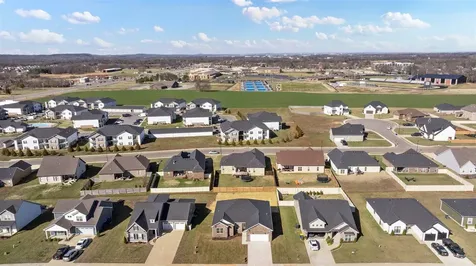 8737 Merrill Circle Bowling Green KY 42104