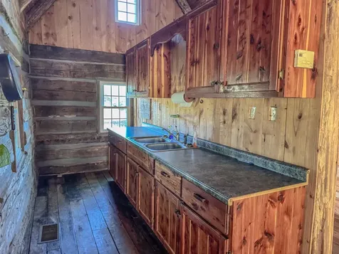 7942 Priceville Road Munfordville KY 42722