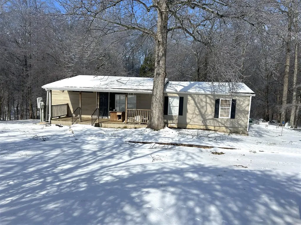 632 C W Jones Road Scottsville KY 42164