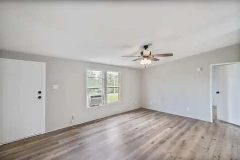 20 Conner Hogan Lane Scottsville KY 42164