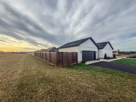 136 Greenbriar Lane Smiths Grove KY 42171