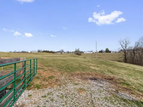 774 John Logsdon Road Munfordville KY 42765