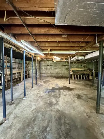 344 N Court Street Scottsville KY 42164