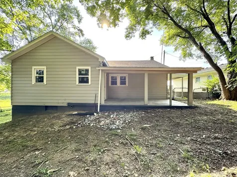 344 N Court Street Scottsville KY 42164