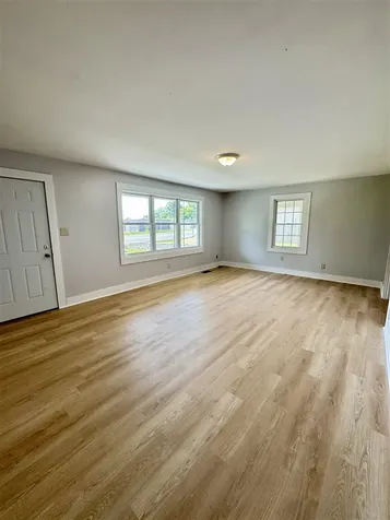 344 N Court Street Scottsville KY 42164