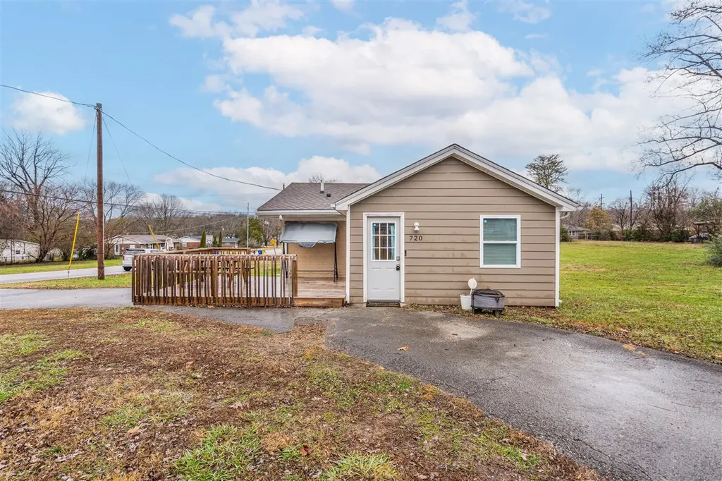 720 Glen Lily Road Bowling Green KY 42101