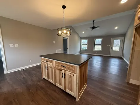 6845 Dripping Springs Road Smiths Grove KY 42171
