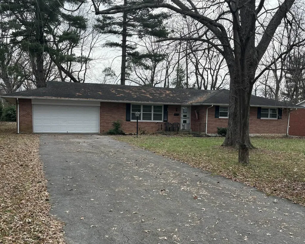 749 Sherwood Drive Bowling Green KY 42103
