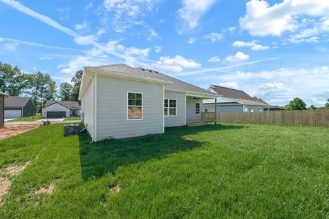 649 Pleasant Meadow Lane Bowling Green KY 42101