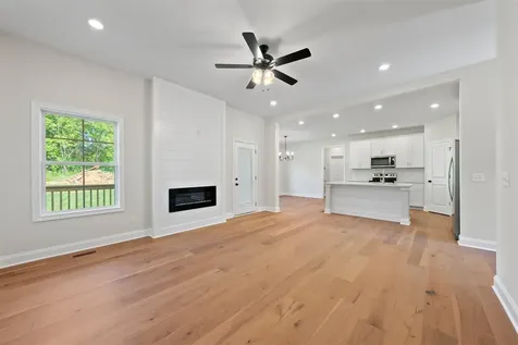 649 Pleasant Meadow Lane Bowling Green KY 42101