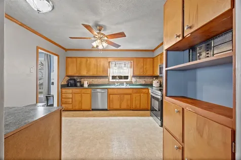 221 Whispering Hills Boulevard Bowling Green KY 42104