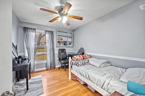 221 Whispering Hills Boulevard Bowling Green KY 42104