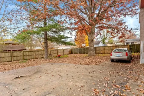 221 Whispering Hills Boulevard Bowling Green KY 42104