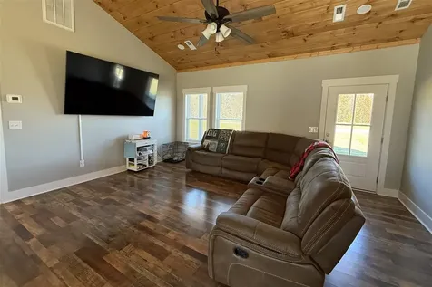 5550 Brownsford Road Scottsville KY 42164