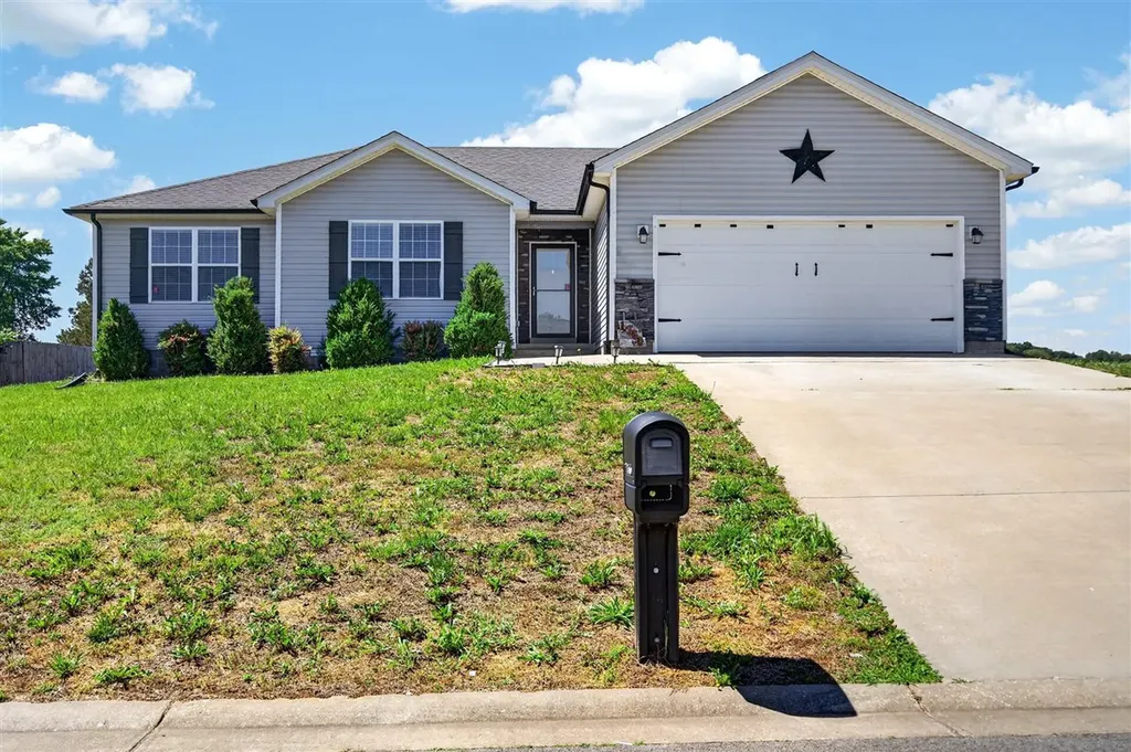1360 Winnipeg Way Bowling Green KY 42101