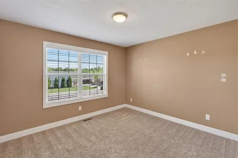 1360 Winnipeg Way Bowling Green KY 42101