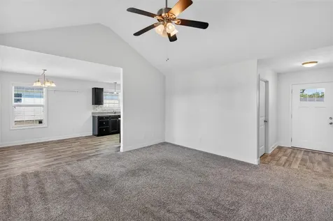 1360 Winnipeg Way Bowling Green KY 42101