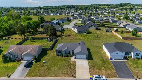 1360 Winnipeg Way Bowling Green KY 42101