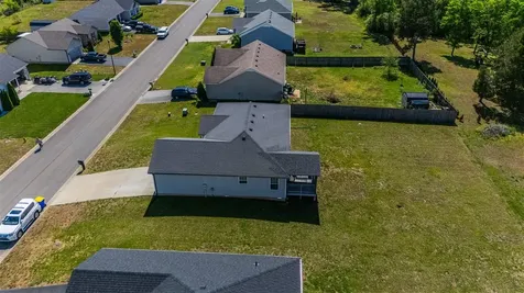 1360 Winnipeg Way Bowling Green KY 42101