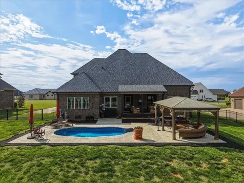 82 Pikes Peak Way Bowling Green KY 42104
