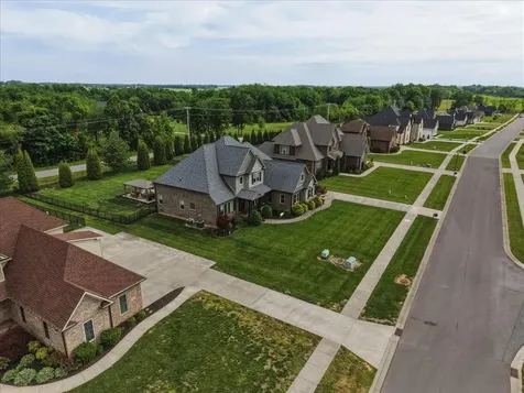 82 Pikes Peak Way Bowling Green KY 42104