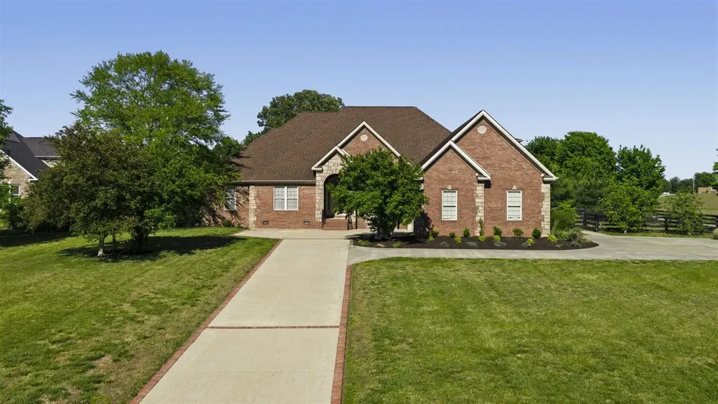 1000 Edgewater Lane Bowling Green KY 42104