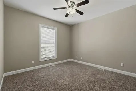1000 Edgewater Lane Bowling Green KY 42104